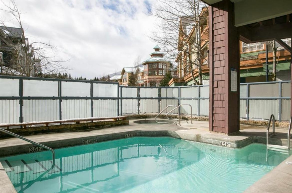 Tyndalstone Lodge 3 Bedroom In The Heart Of Village North Whistler Exterior foto