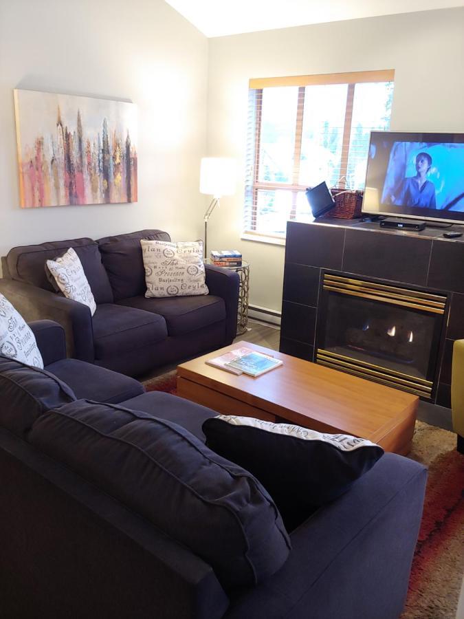 Tyndalstone Lodge 3 Bedroom In The Heart Of Village North Whistler Exterior foto
