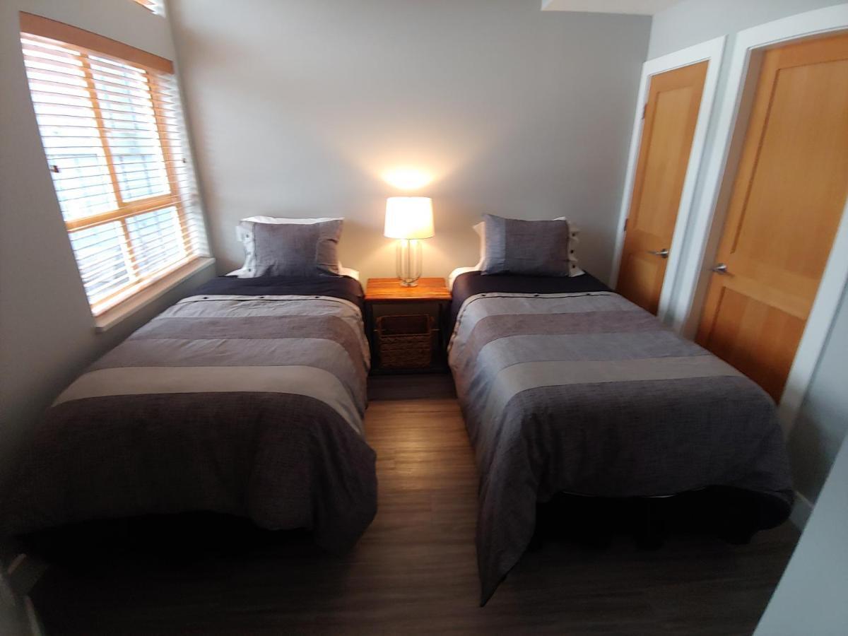 Tyndalstone Lodge 3 Bedroom In The Heart Of Village North Whistler Exterior foto